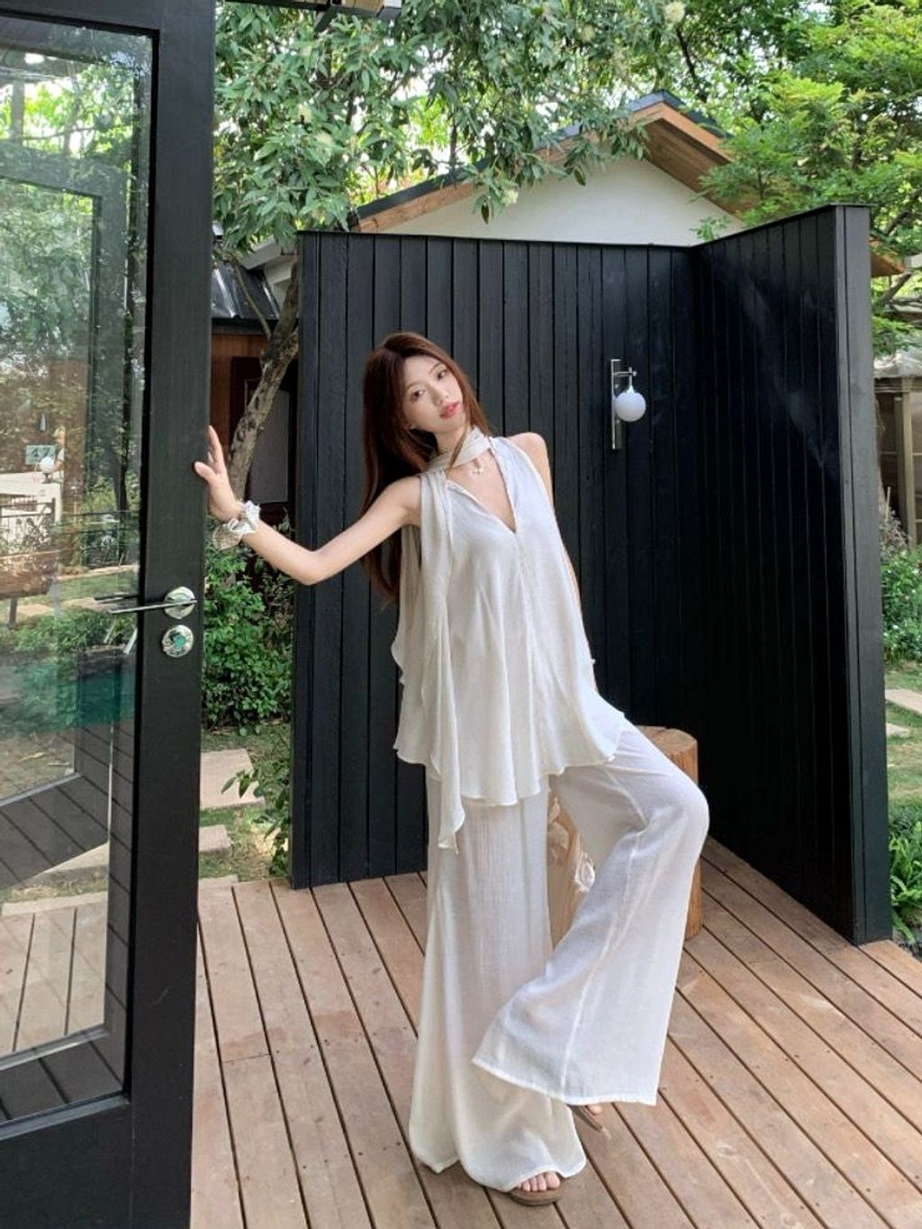 1776156000208--1298490745