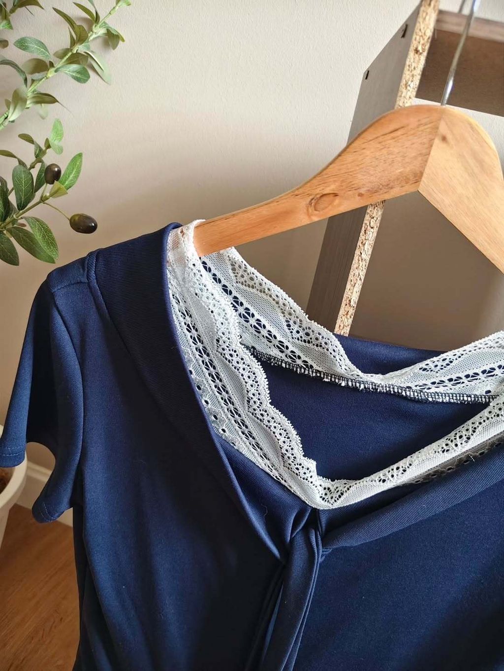 Marine Lacey Top 💙 RM 36.00www.vintagemodefashion.com.heic (3)