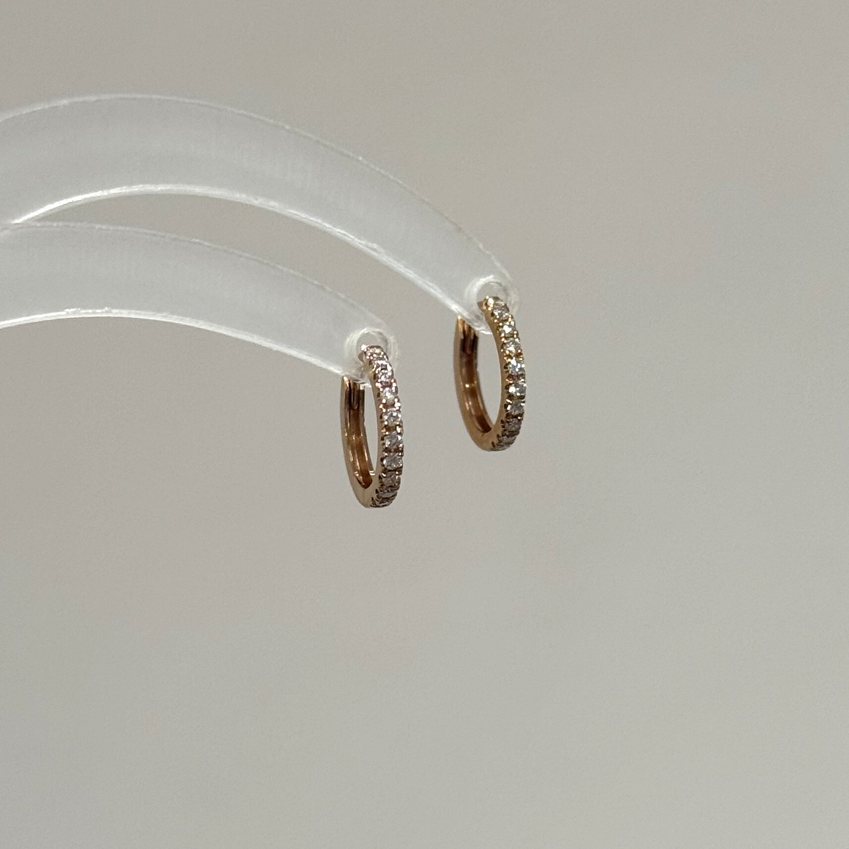 7D7364AE-56D0-46AA-9A39-D6F3A7050916