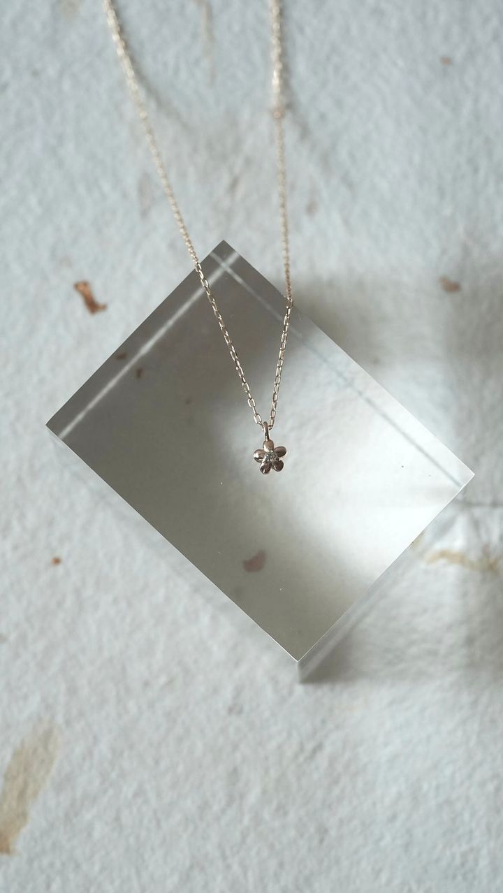 k10-diamond-flower-necklace