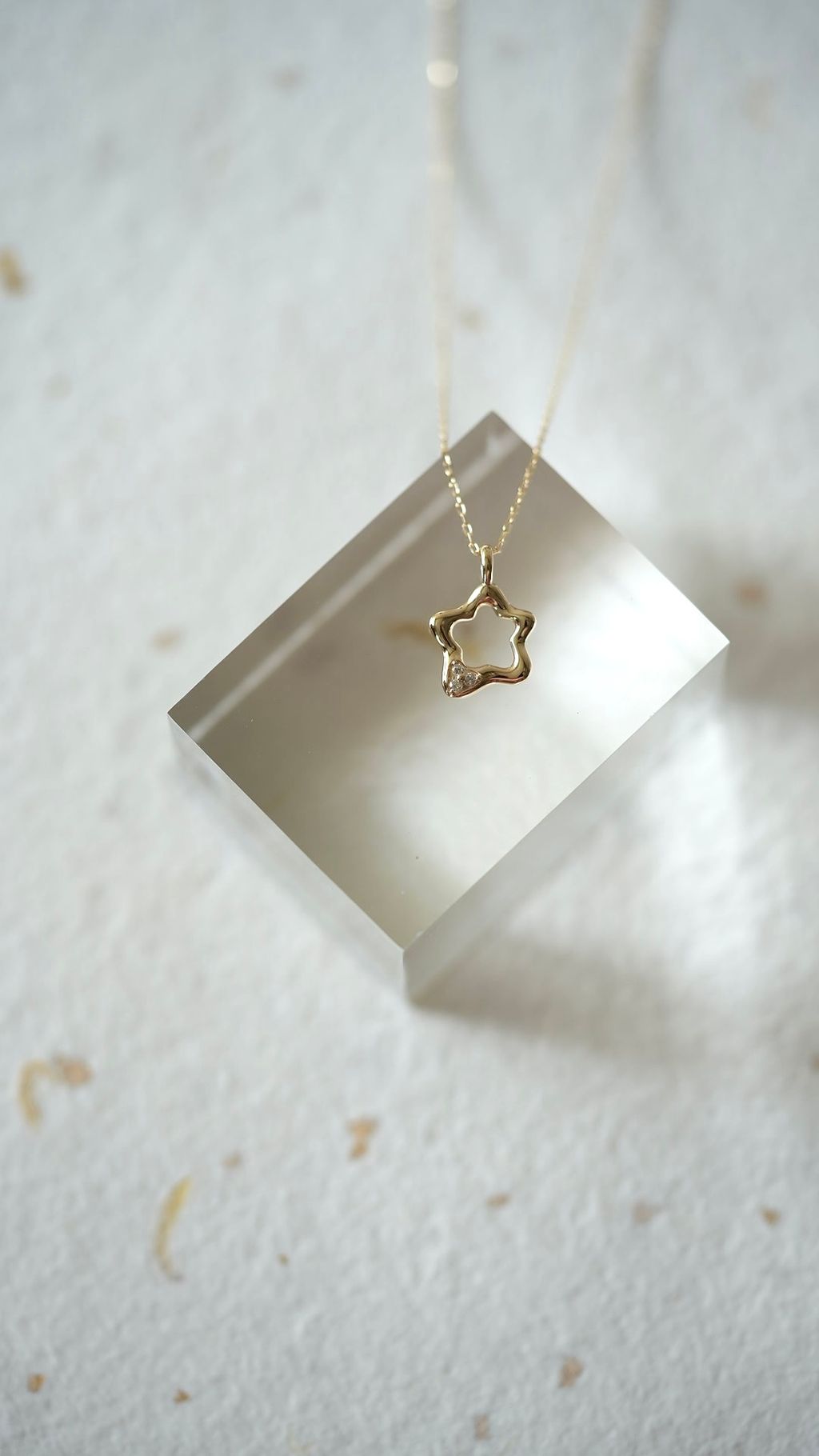 k10-diamond-star-outline-necklace.jpg