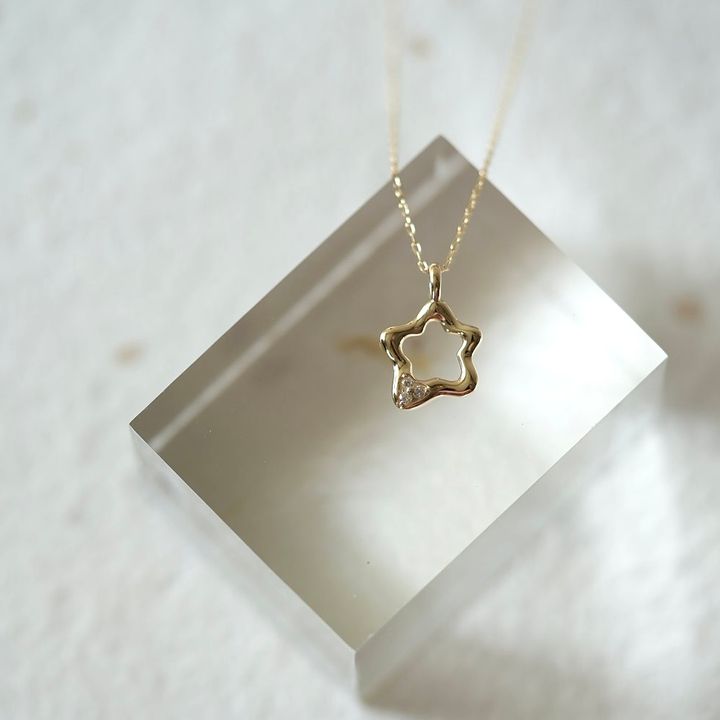 k10-diamond-star-outline-necklace.jpg