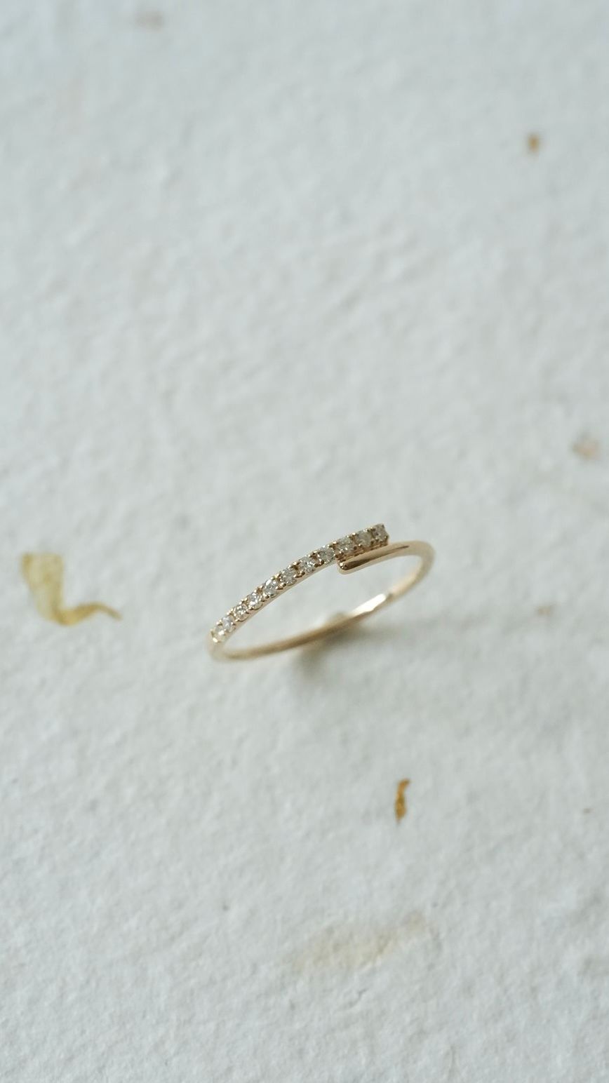 k10-diamond-line-ring3.jpg