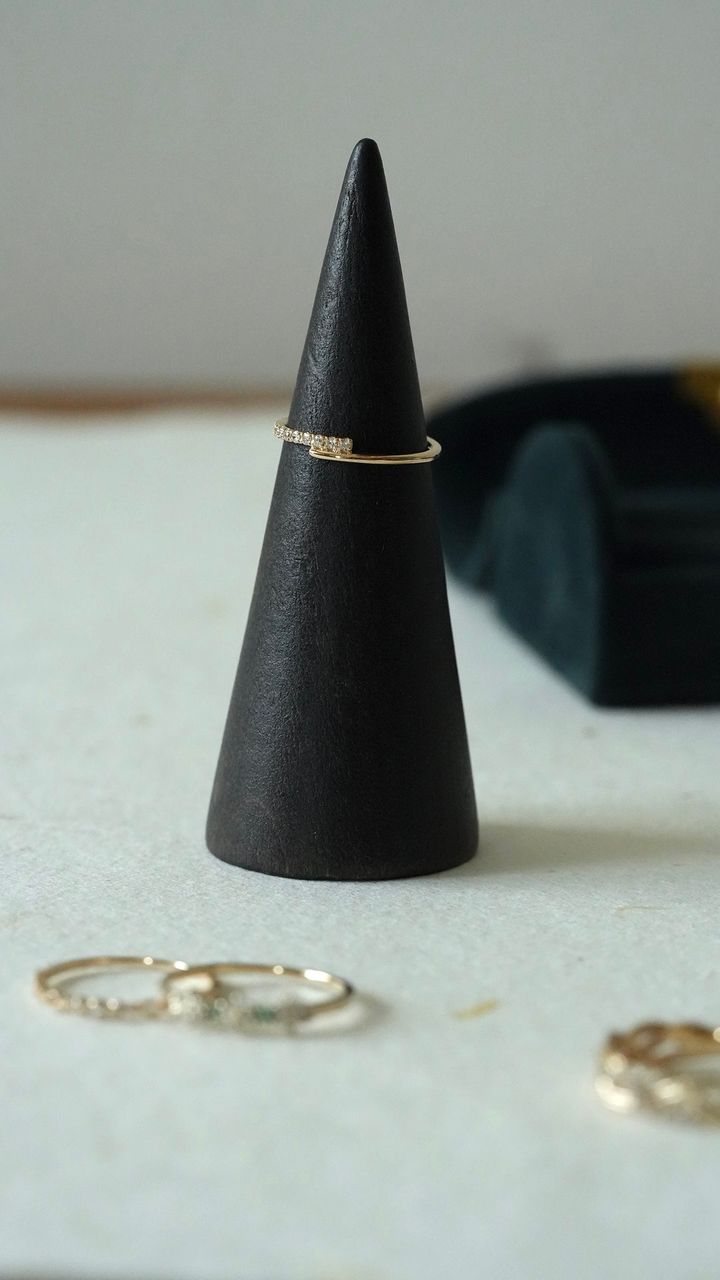 k10-diamond-line-ring1.jpg
