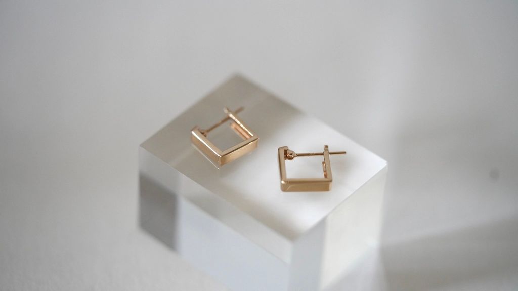 k10-square-gold-earrings1.jpg