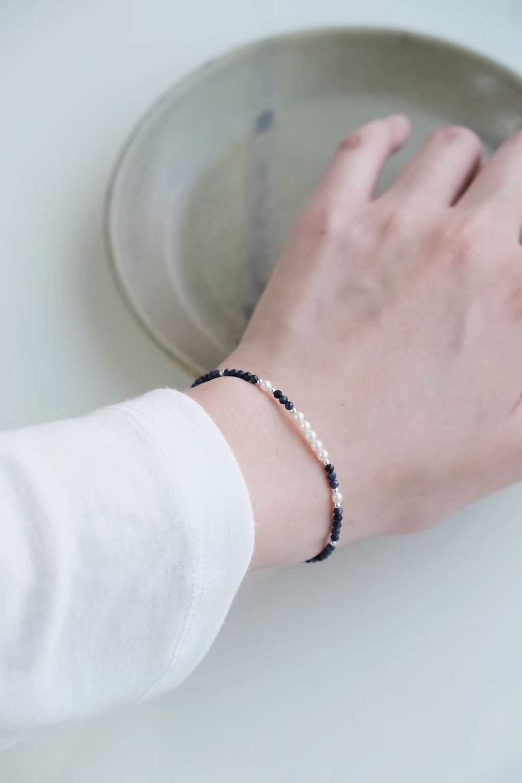 five-pearl-sapphire-bracelet.jpg