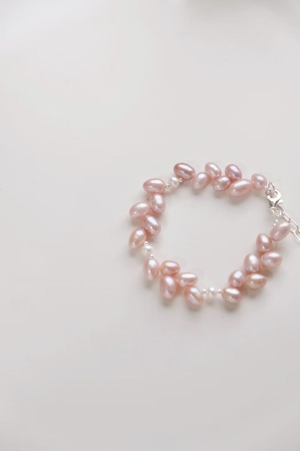 pink-rice-pearl-bracelet-03.jpg