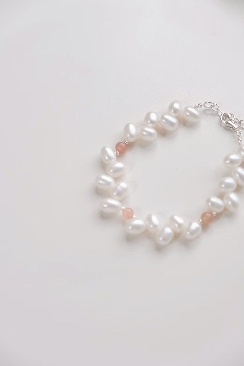rice-pearl-sunstone-bracelet-02.jpg