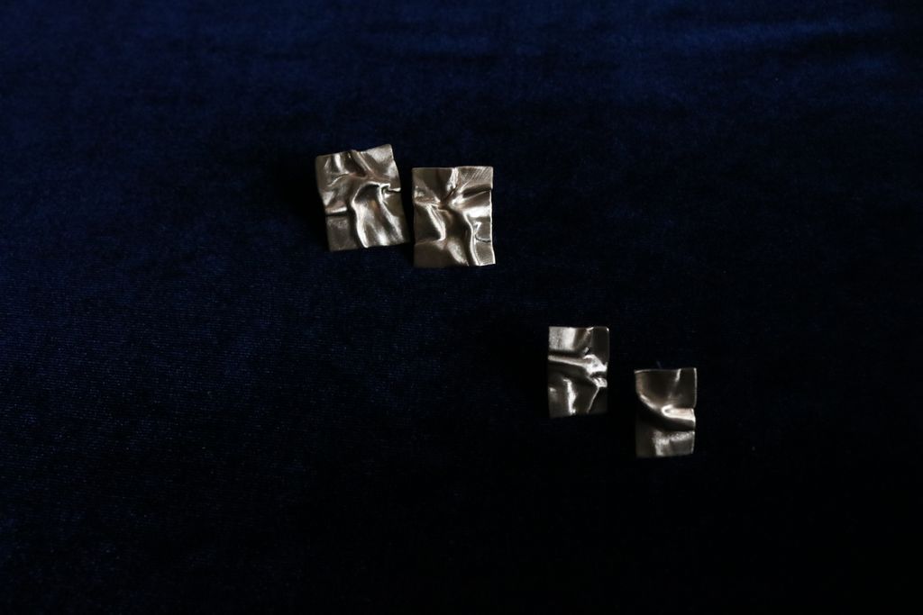 耳環金屬紋理與手工細節特寫