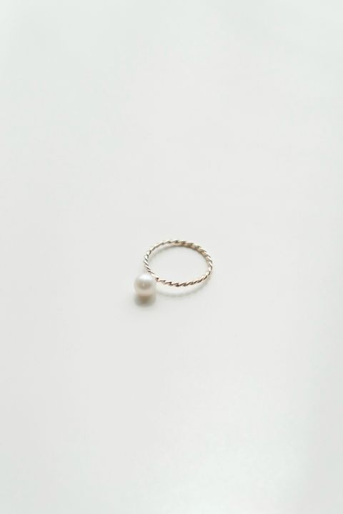 珍珠麻花戒指主圖，PIPIJUDY 原創設計飾品