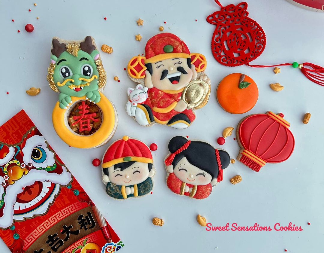 A baked Canvas CNY dragon Cookies Malaysia
