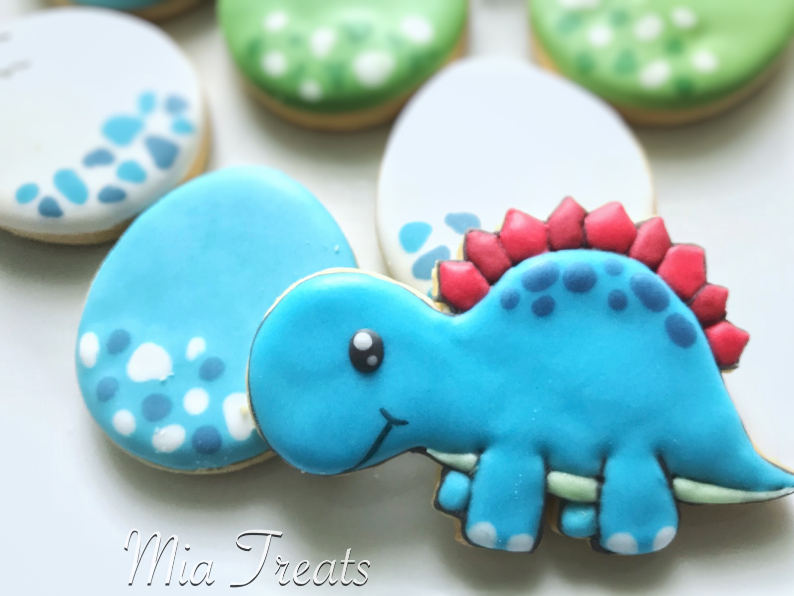 baby dino mia treats cookie decorater