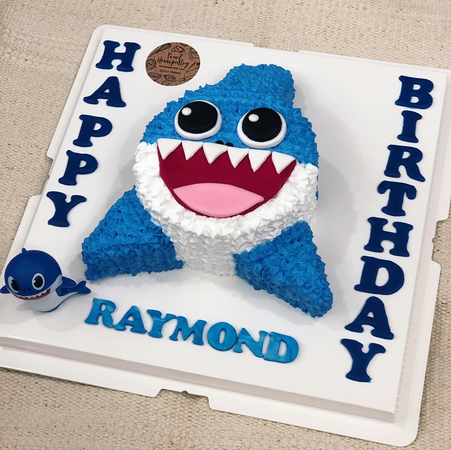 Pearl Homepastry baby shark birthday cake