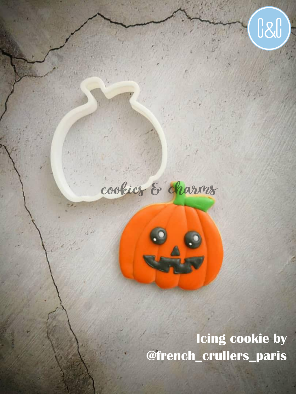 Pumpkin cookie cutter.png