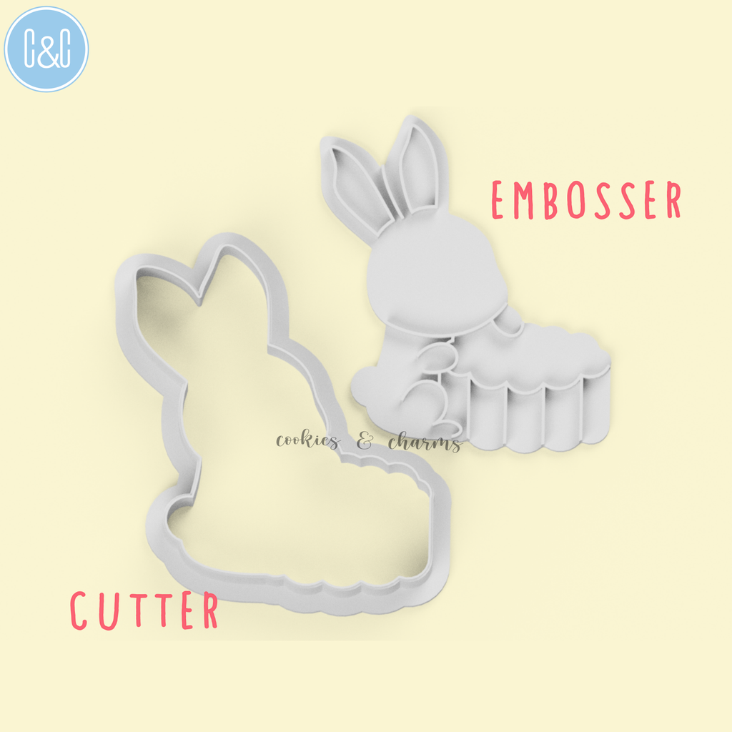 rabbit with mooncake cutter and embosser.png