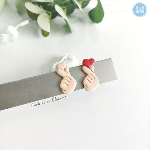 Finger heart imprint clay cutter 2