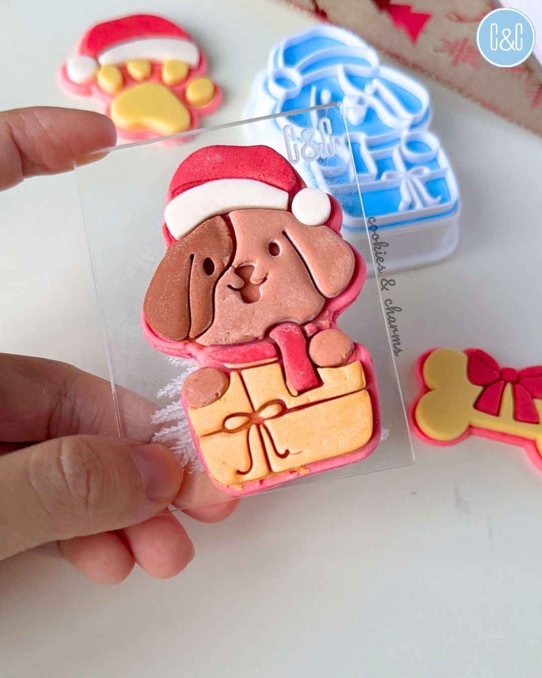 present dog cutter embosser