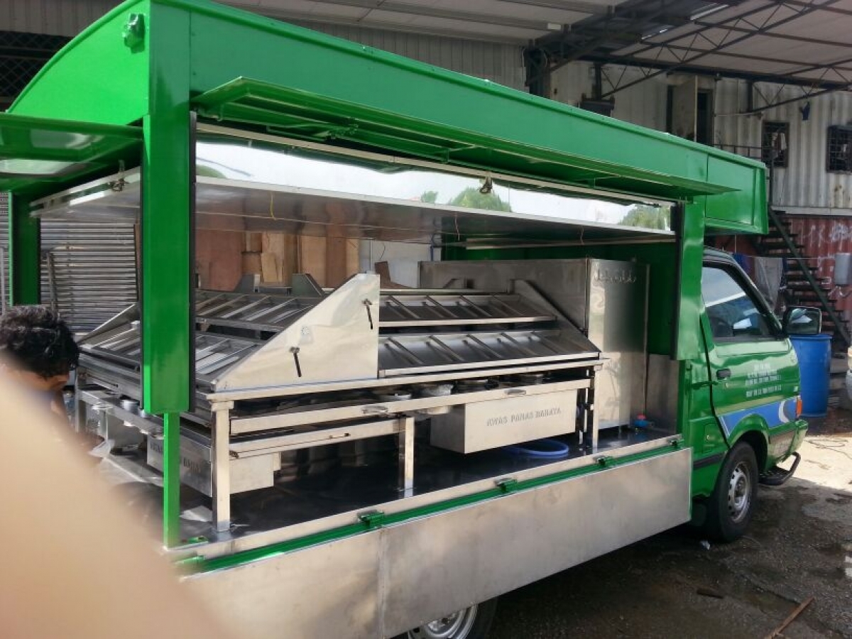 TIEN TIEN Stainless Steel Food Truck