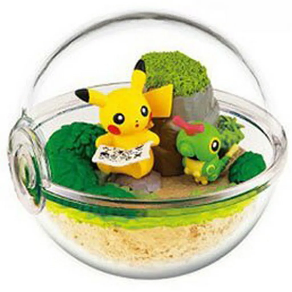 000 Pikachu Caterpie.jpg