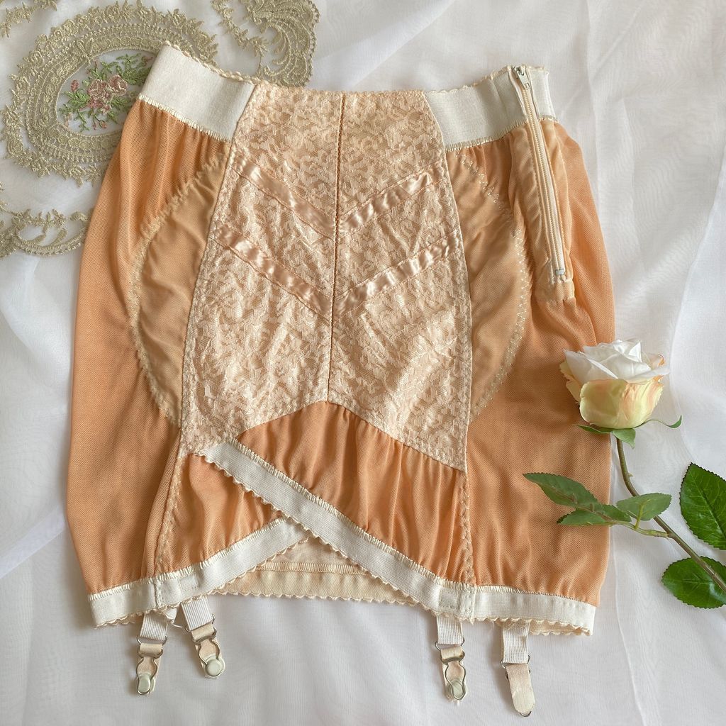 Reworked Vintage Girdle Skirt (M-L) – Violette Wears