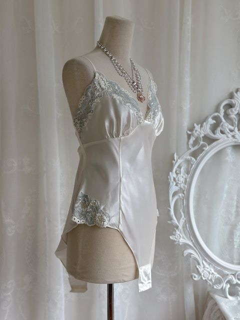Cami Victoria's Secret Violet Foncé – Dentelle Devant, Taille PS (petite)