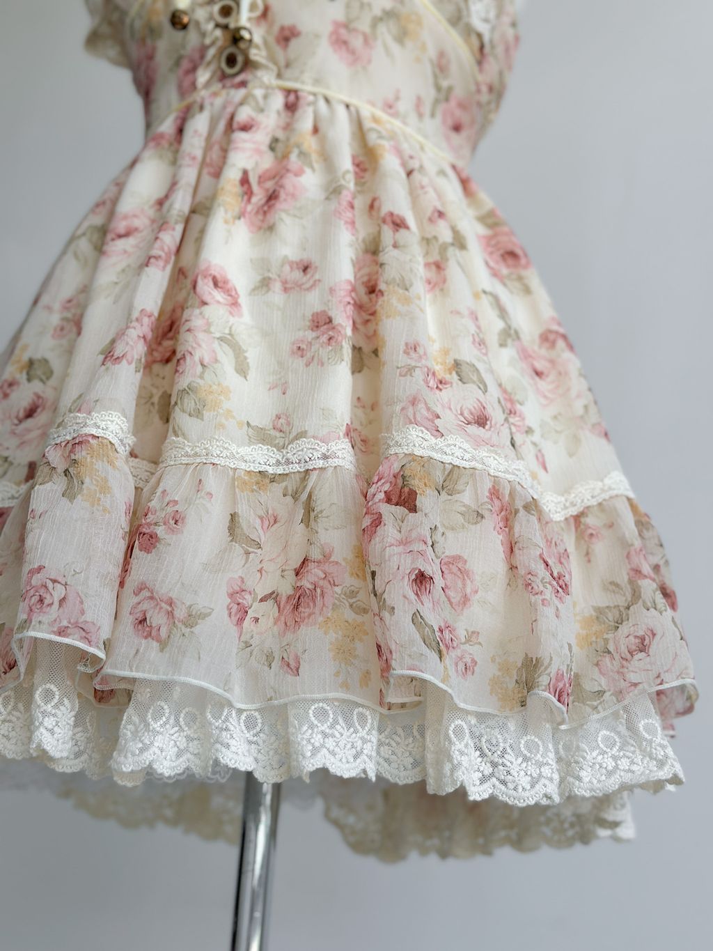 【LIZ LISA】20 Year vintage dress（Rare） Rare LIZ LISA Vintage Inspired Floral Dress (S-M) – Violette