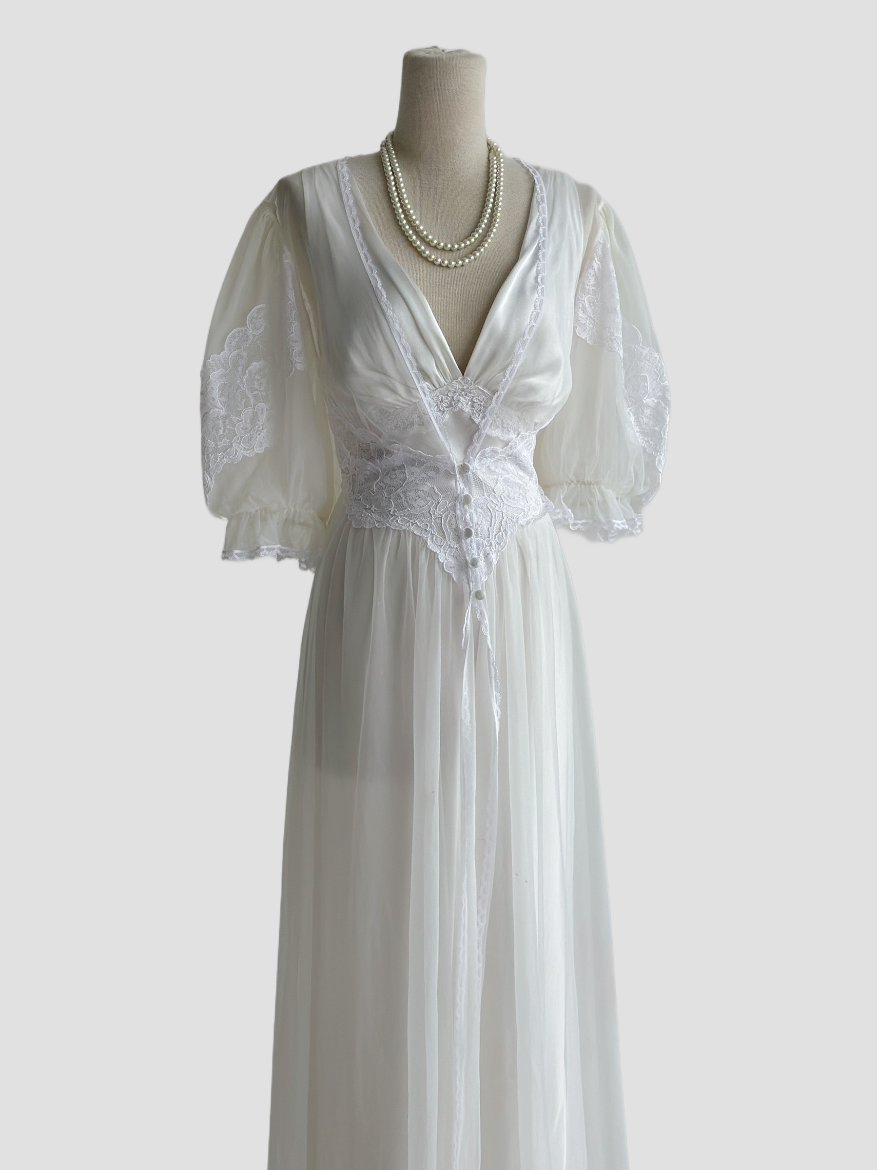 F886A3B8-E5B1-4834-BC23-A943BF8C6000