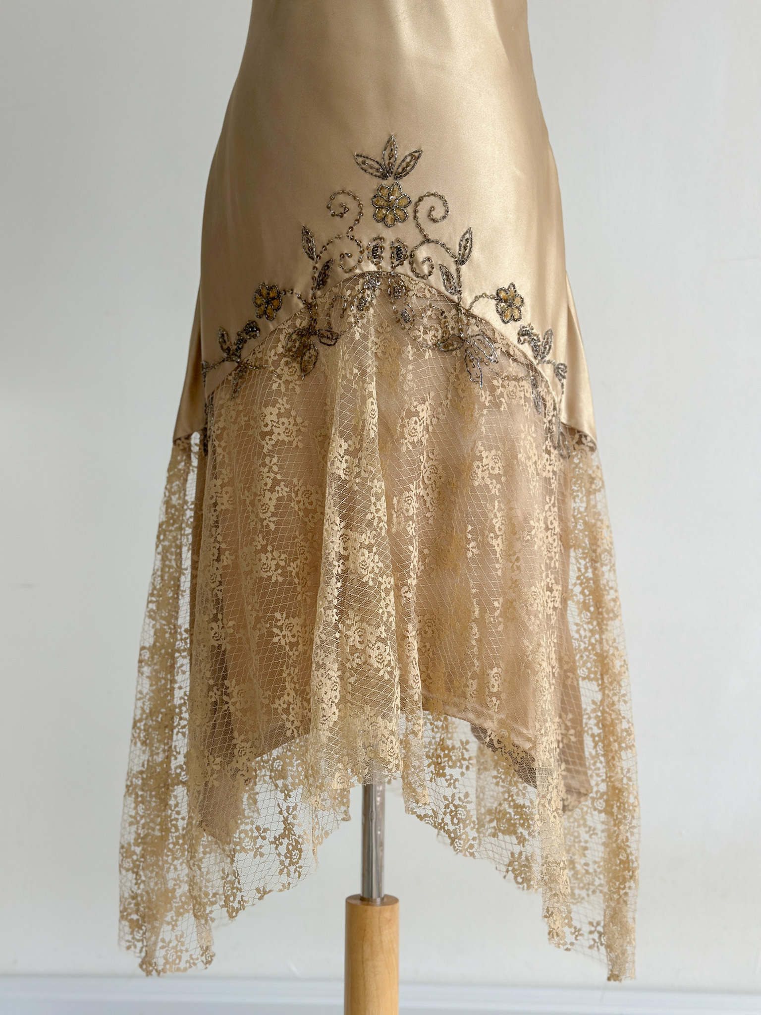 9B6779E5-B3EF-4127-94EE-7D79D5E91B01