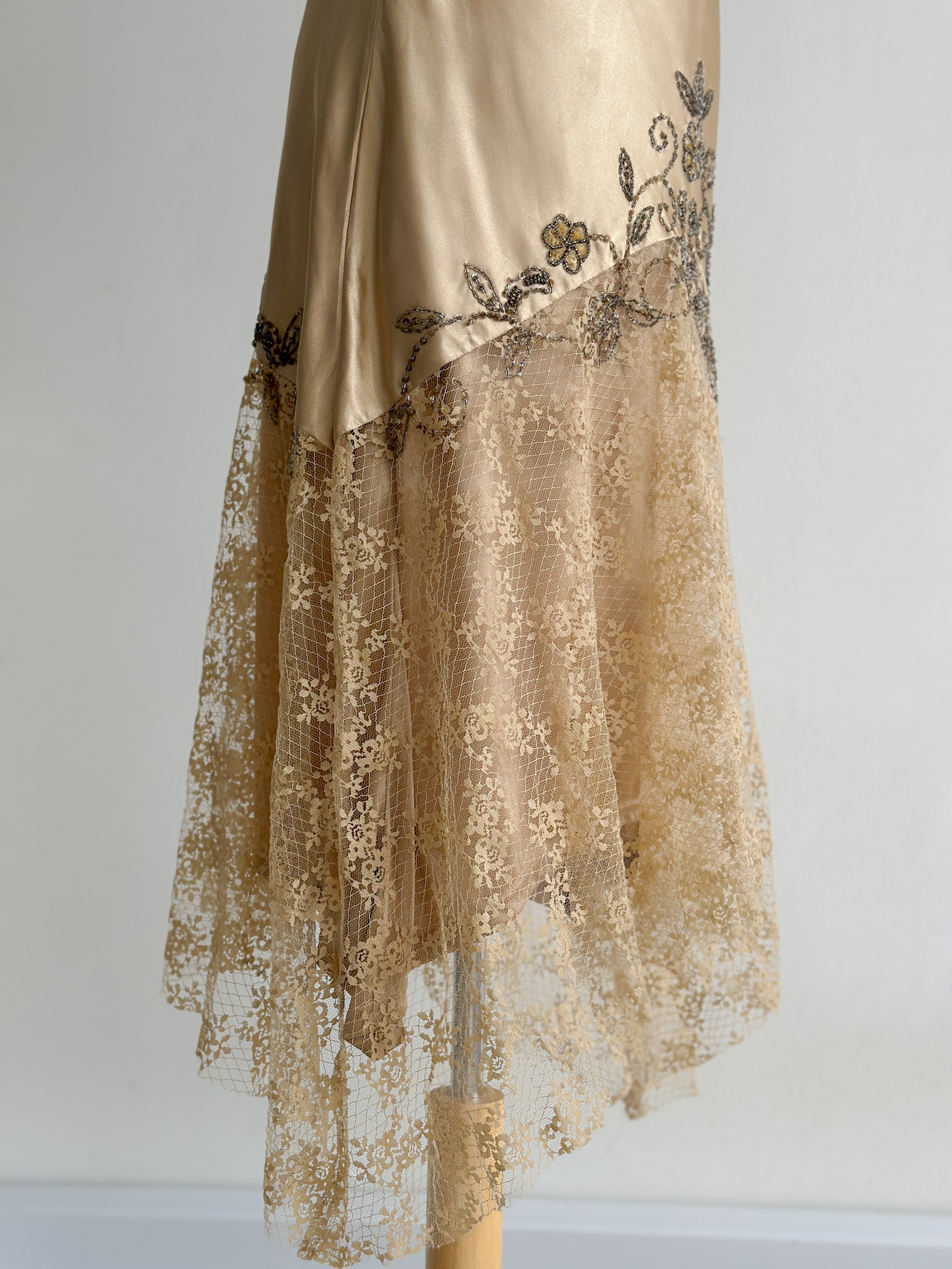 E5A24D8E-A535-4852-9400-7400900380E1