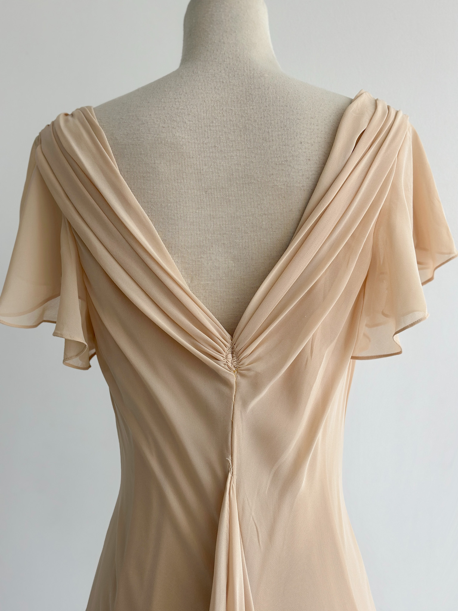 AEE883B3-5070-49DC-8AF2-B68E8C8258E6