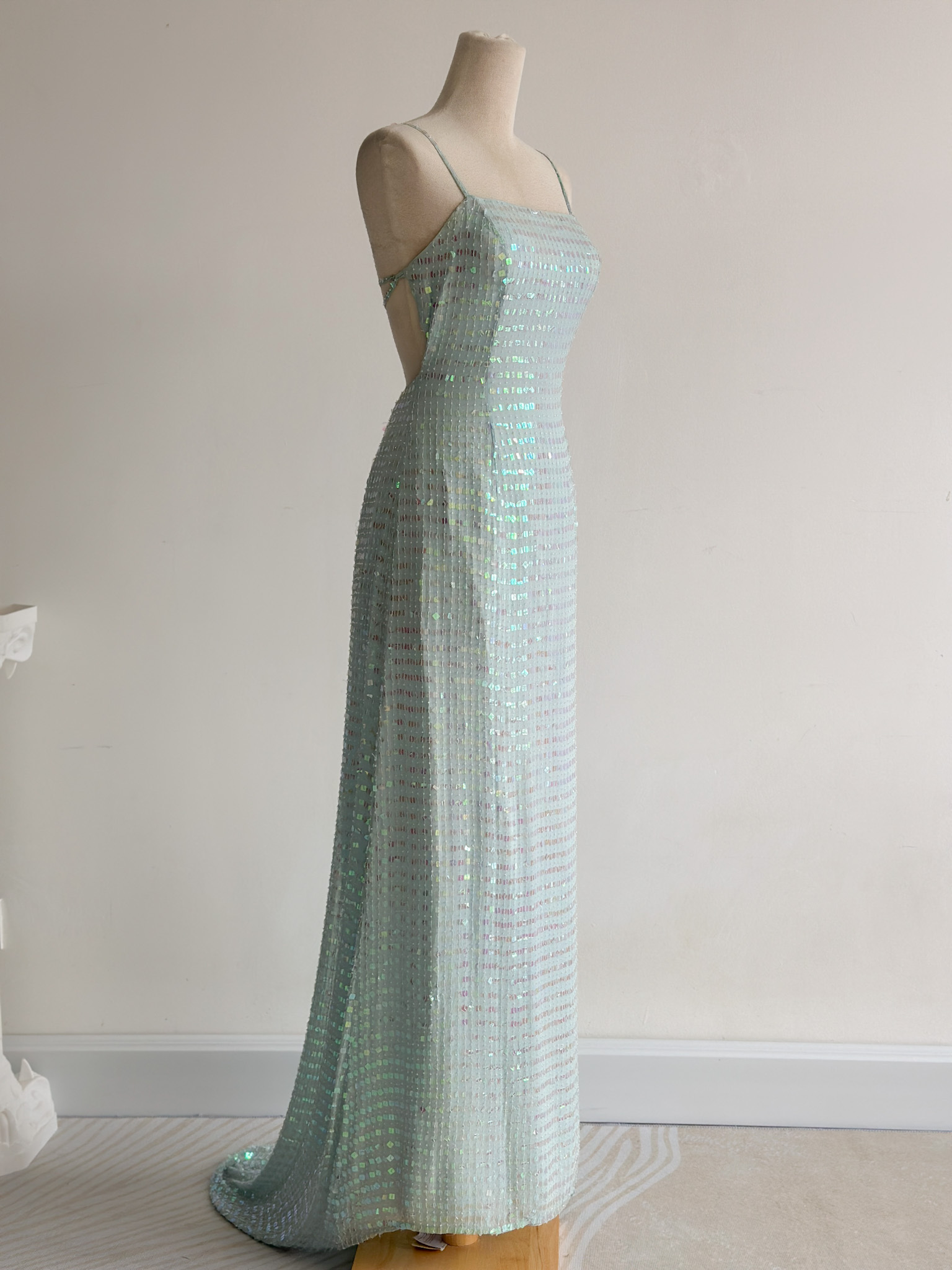 9B98DFC4-7719-468E-8C32-0B8E79B56CFC