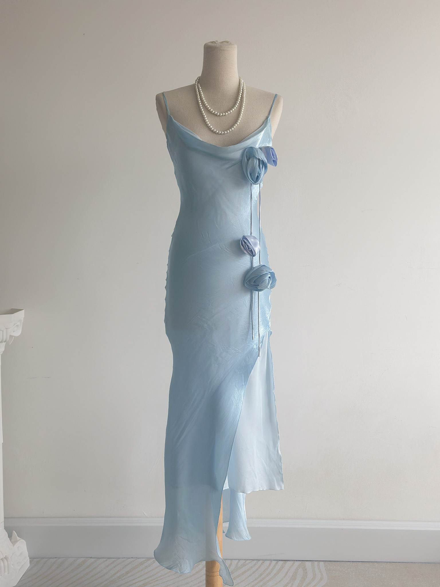 BEEA3EE7-0765-429D-8B6F-49834EA3CDC8