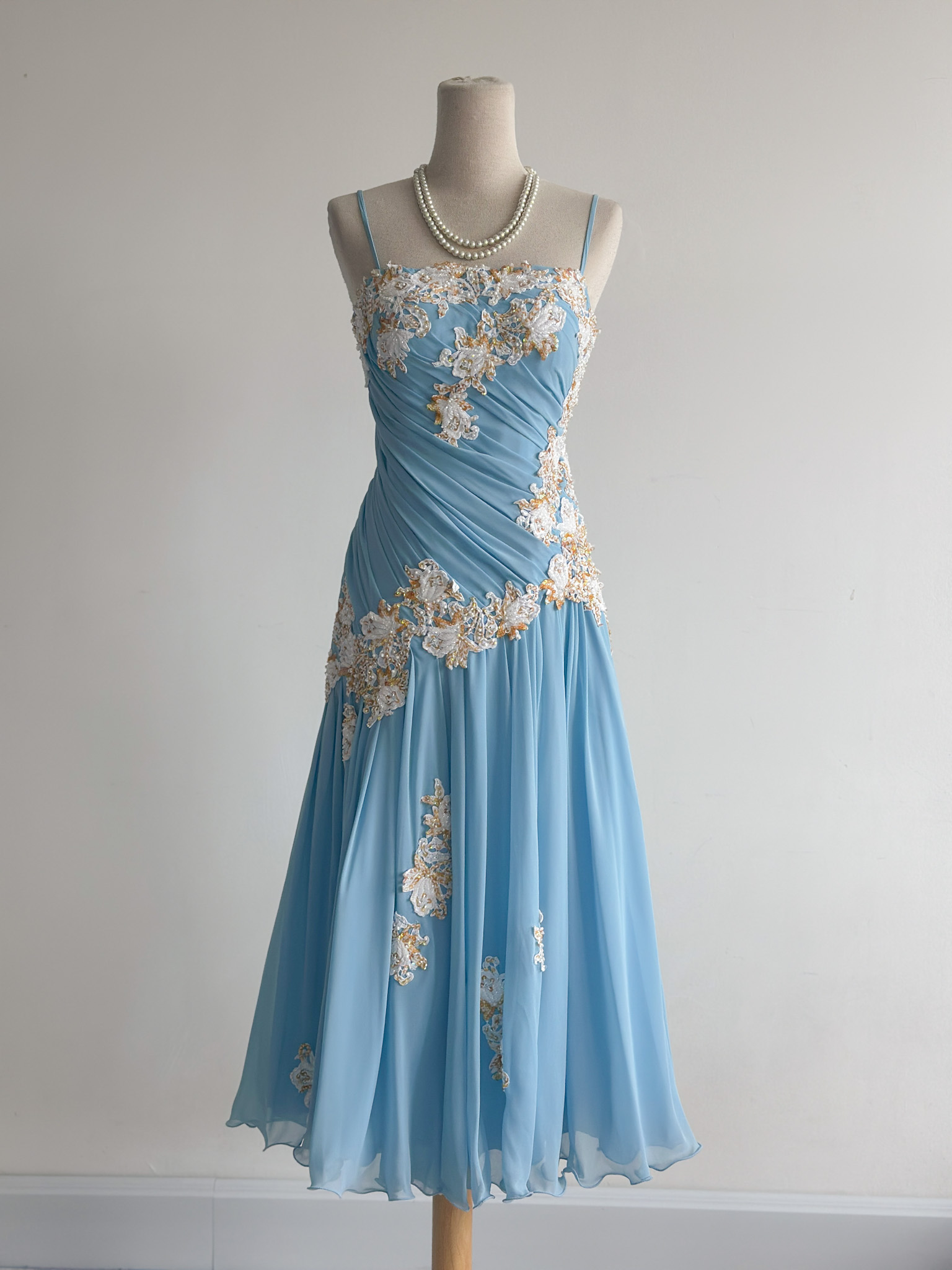 DC6CD437-80ED-41EE-9741-3D384DBECEFD