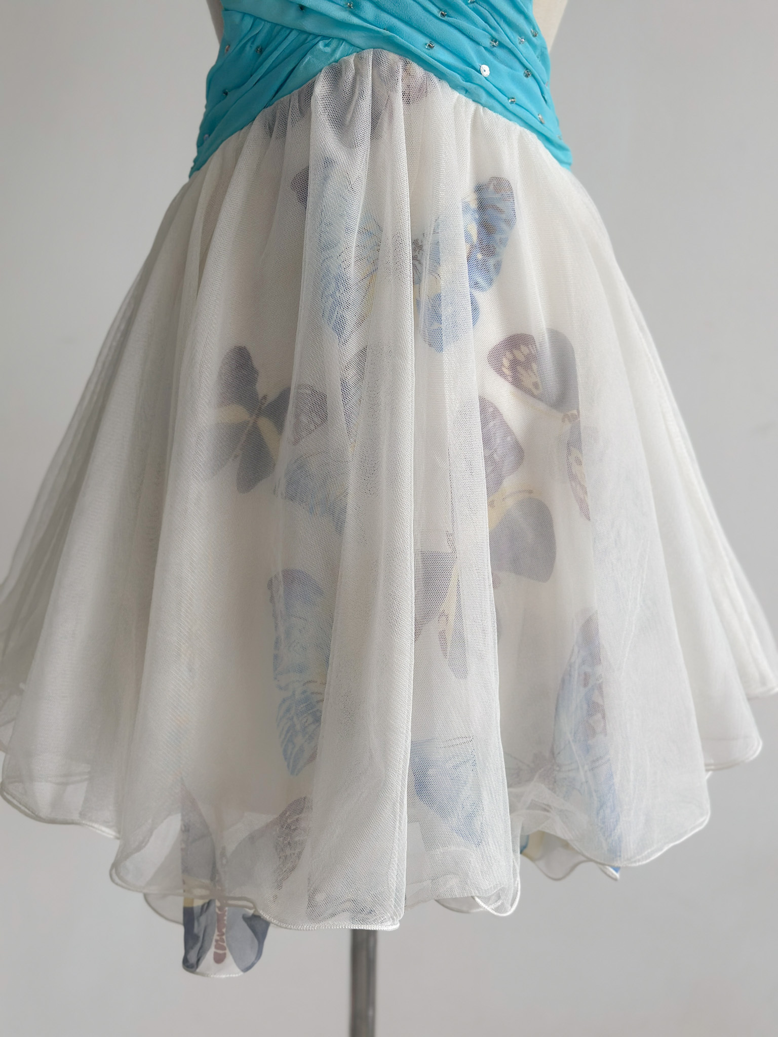 4FC37D7B-B5CA-43A5-9BB7-A37683E7F80B