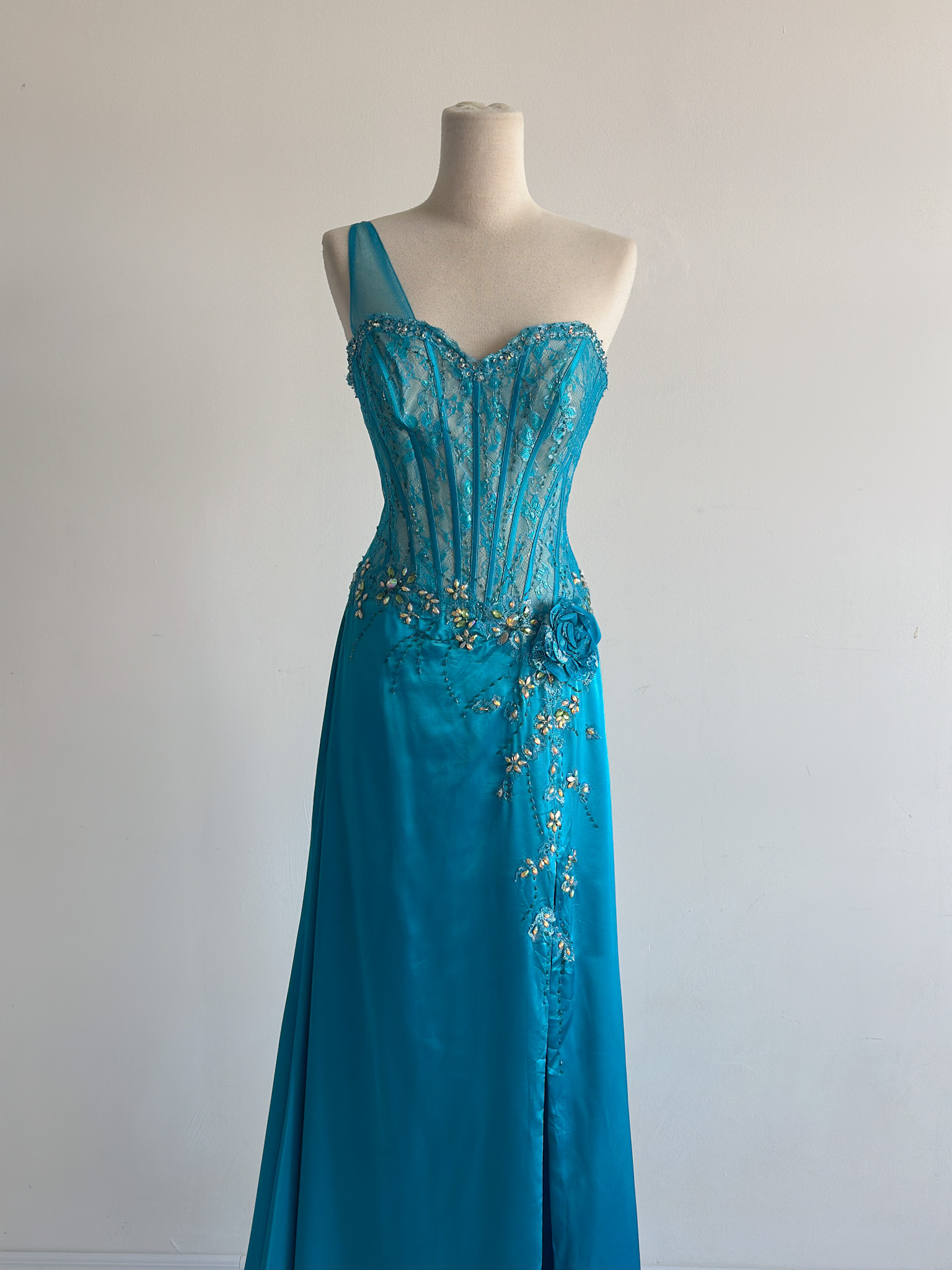 1F2C83F5-12E6-4AB6-BDB8-C93AF2C61075