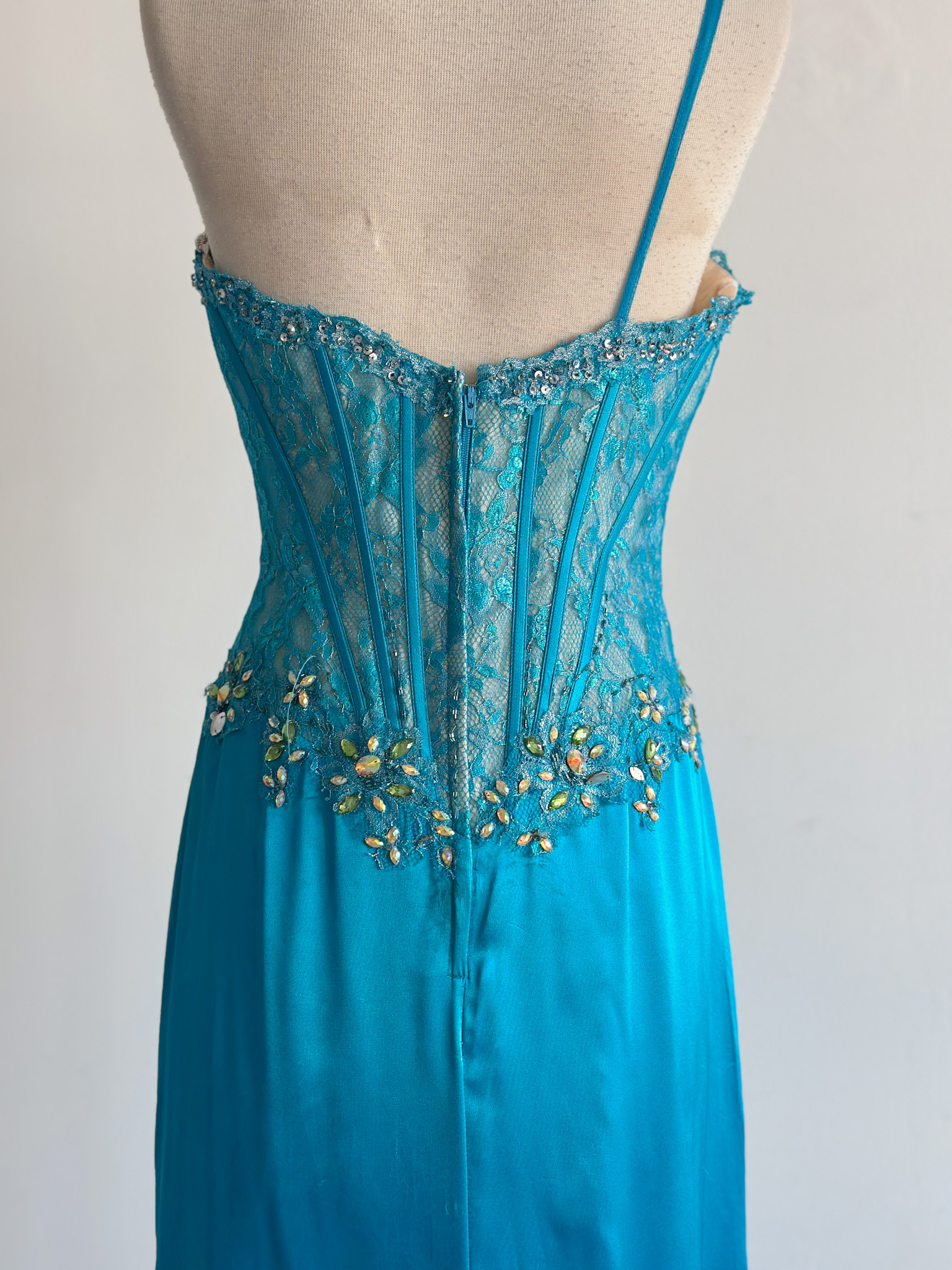 93E1EFFF-8E2F-479E-BD27-741AA098BD11