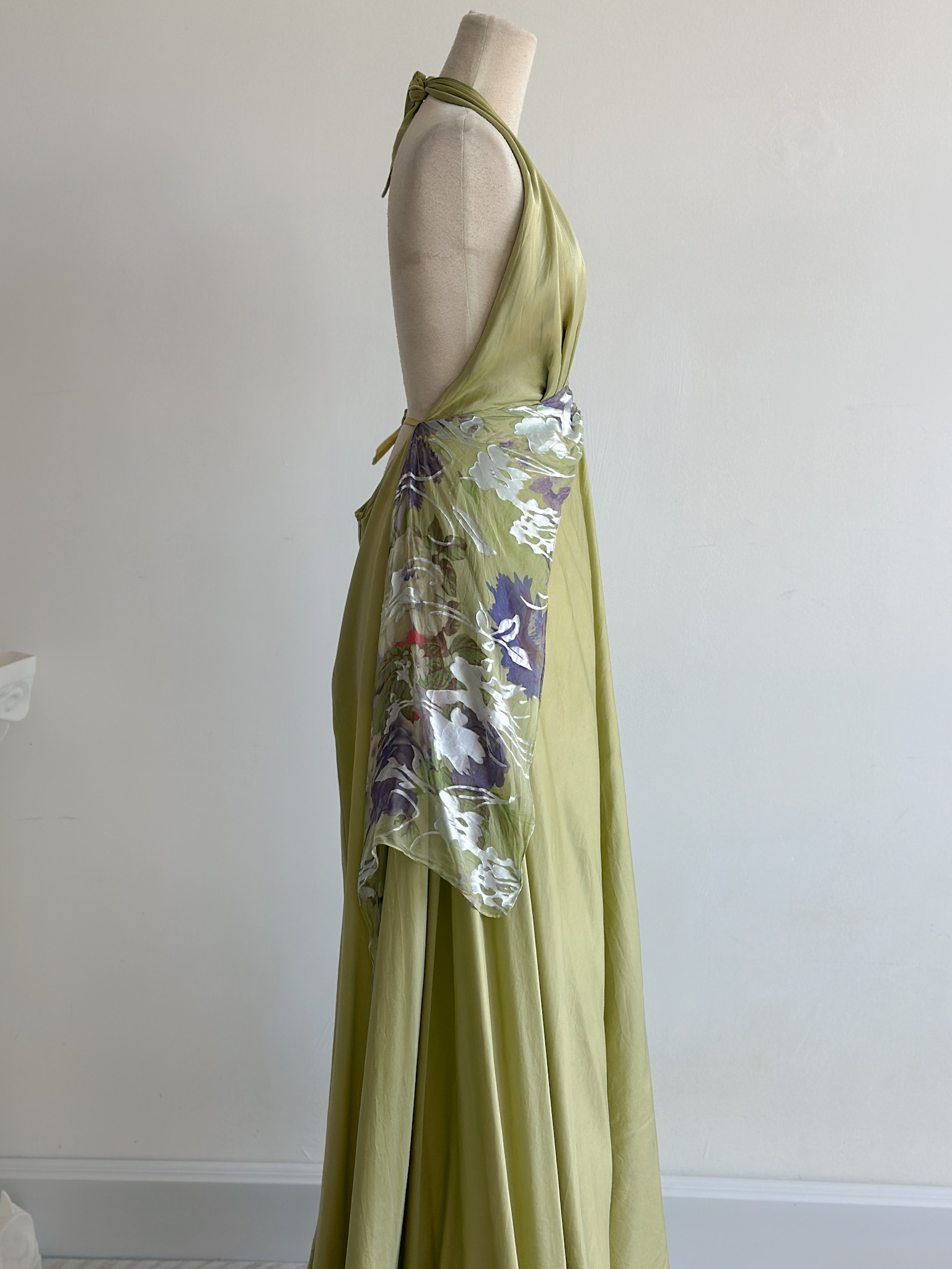 5712FC3B-312F-4CA8-8740-1FAB26C72B3E