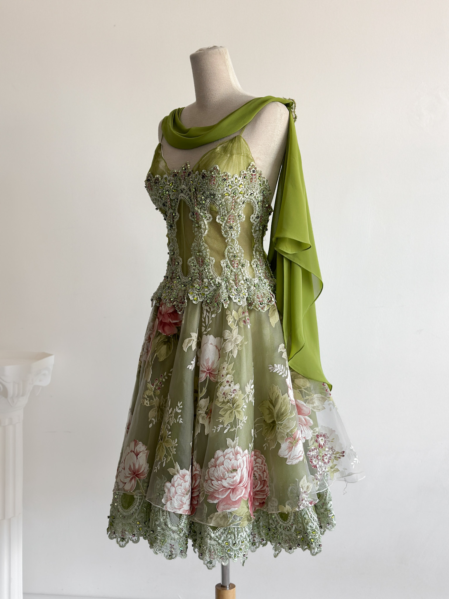 EE807E28-7162-43D2-B146-23B2BCD1937A