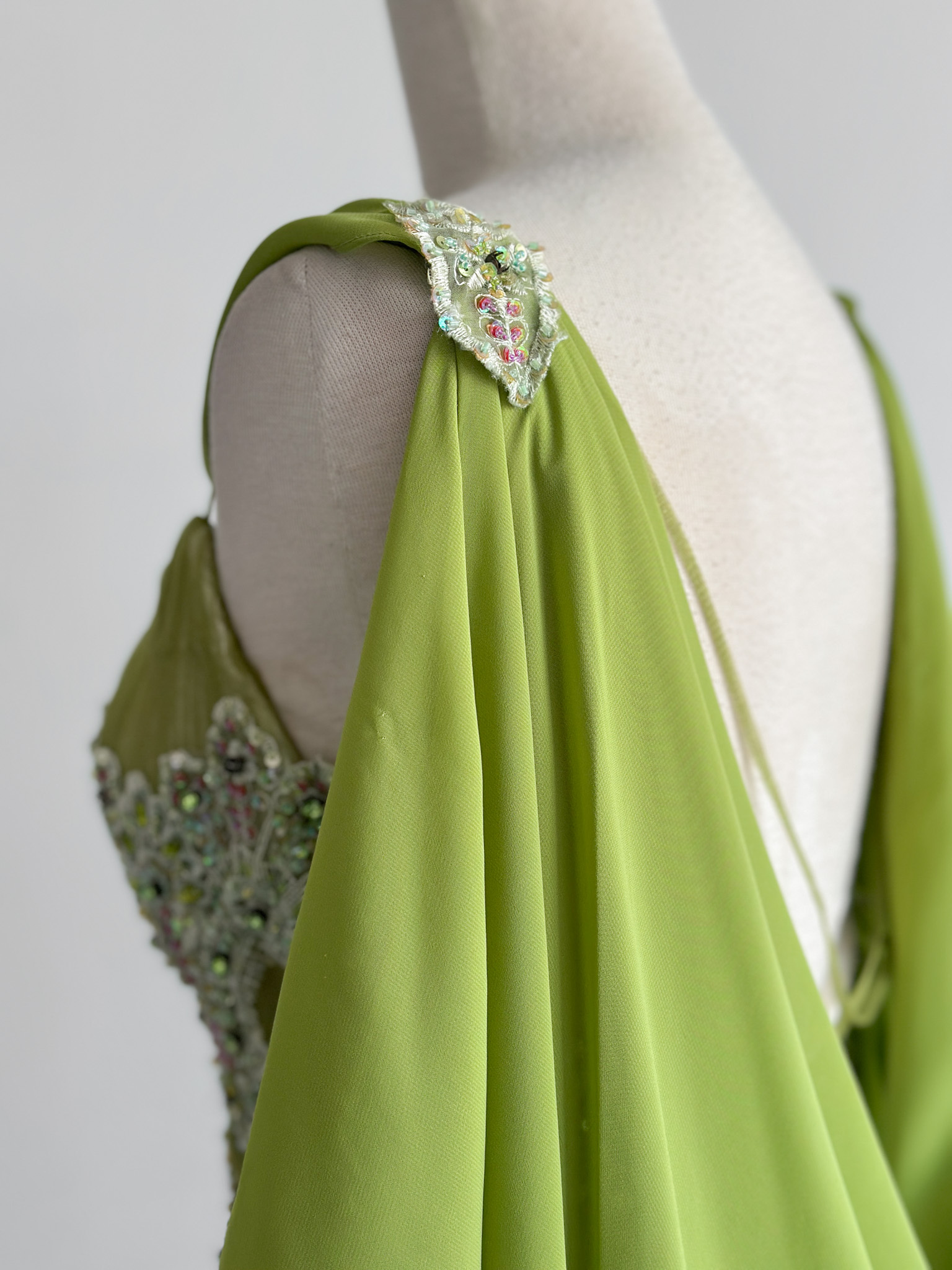 B57EF934-DD27-47C4-92CB-9D4EA856B7DF