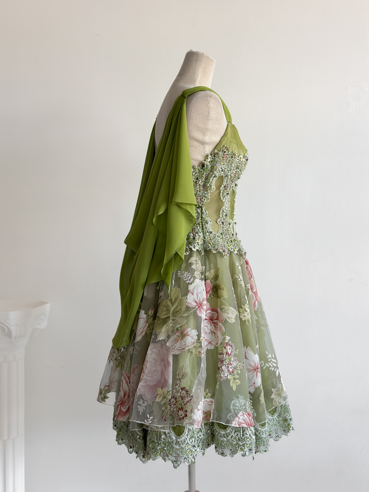 FB887CCC-1951-4BA9-9517-634EAA193EA4