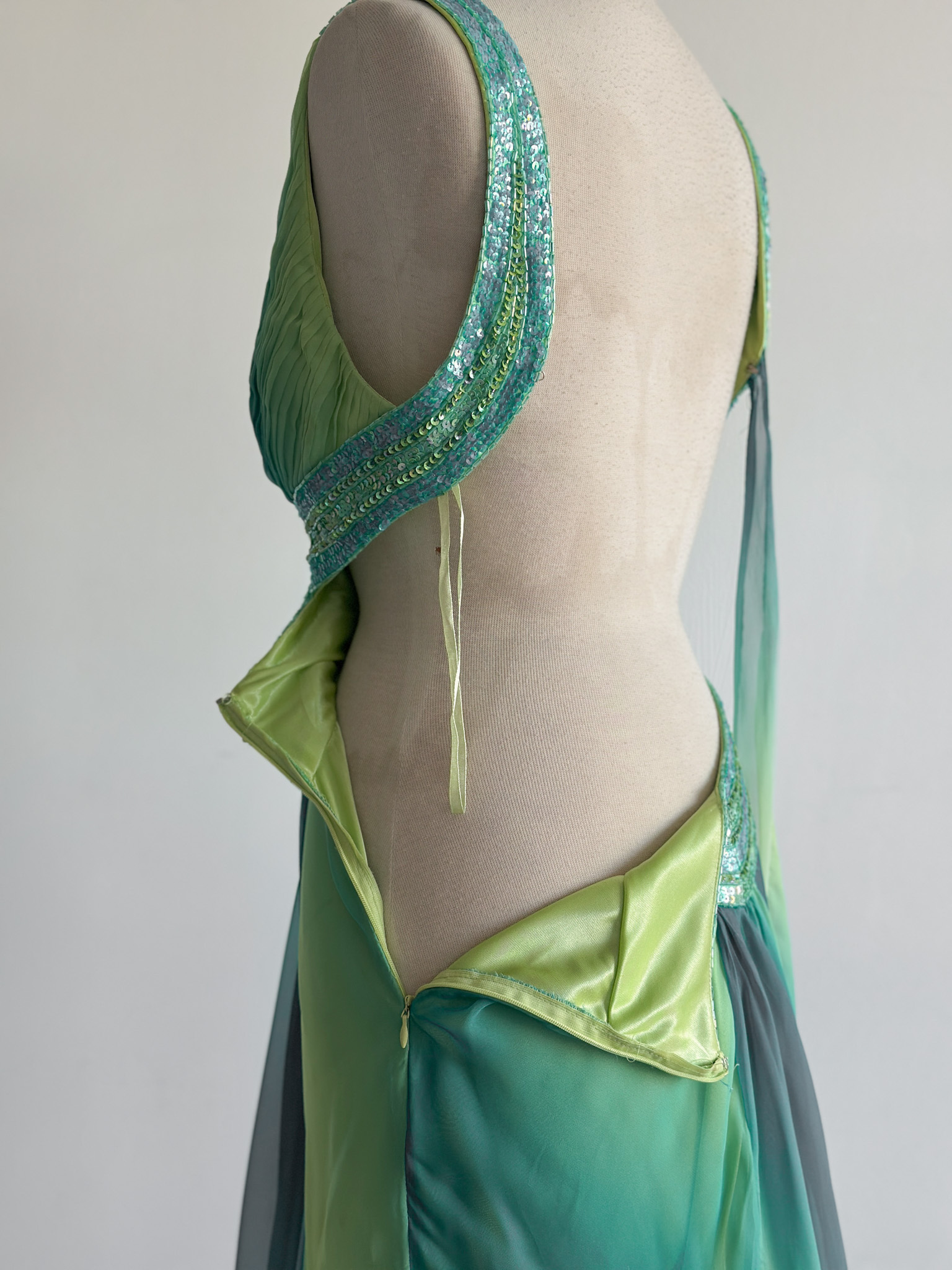 C870214F-2DD4-4904-A340-4F2A10C7F87E