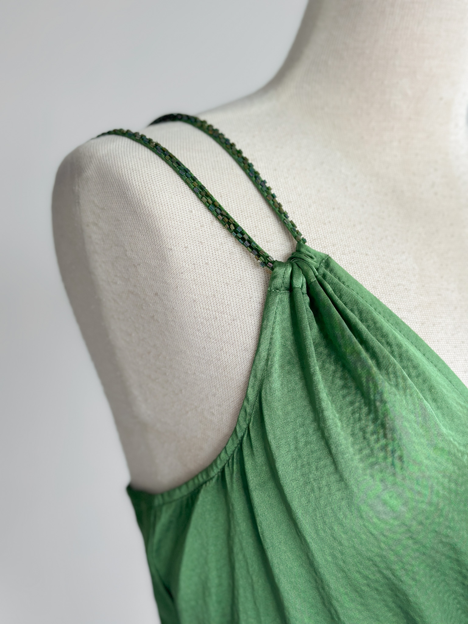 02C8FCB6-547B-4E5B-A489-FB84AA832435