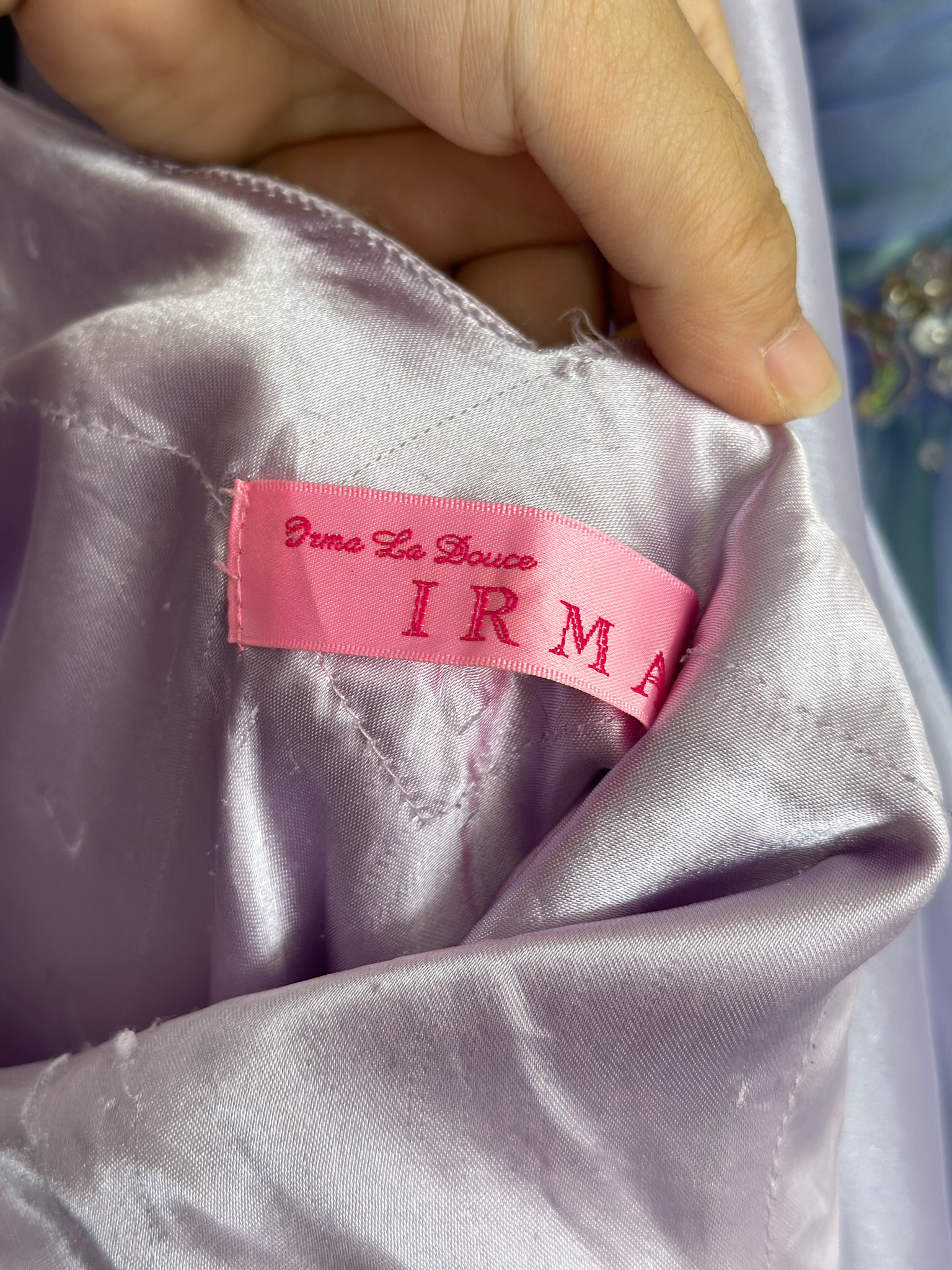 B0ADD534-8B77-4C74-810A-6A6801C9389B