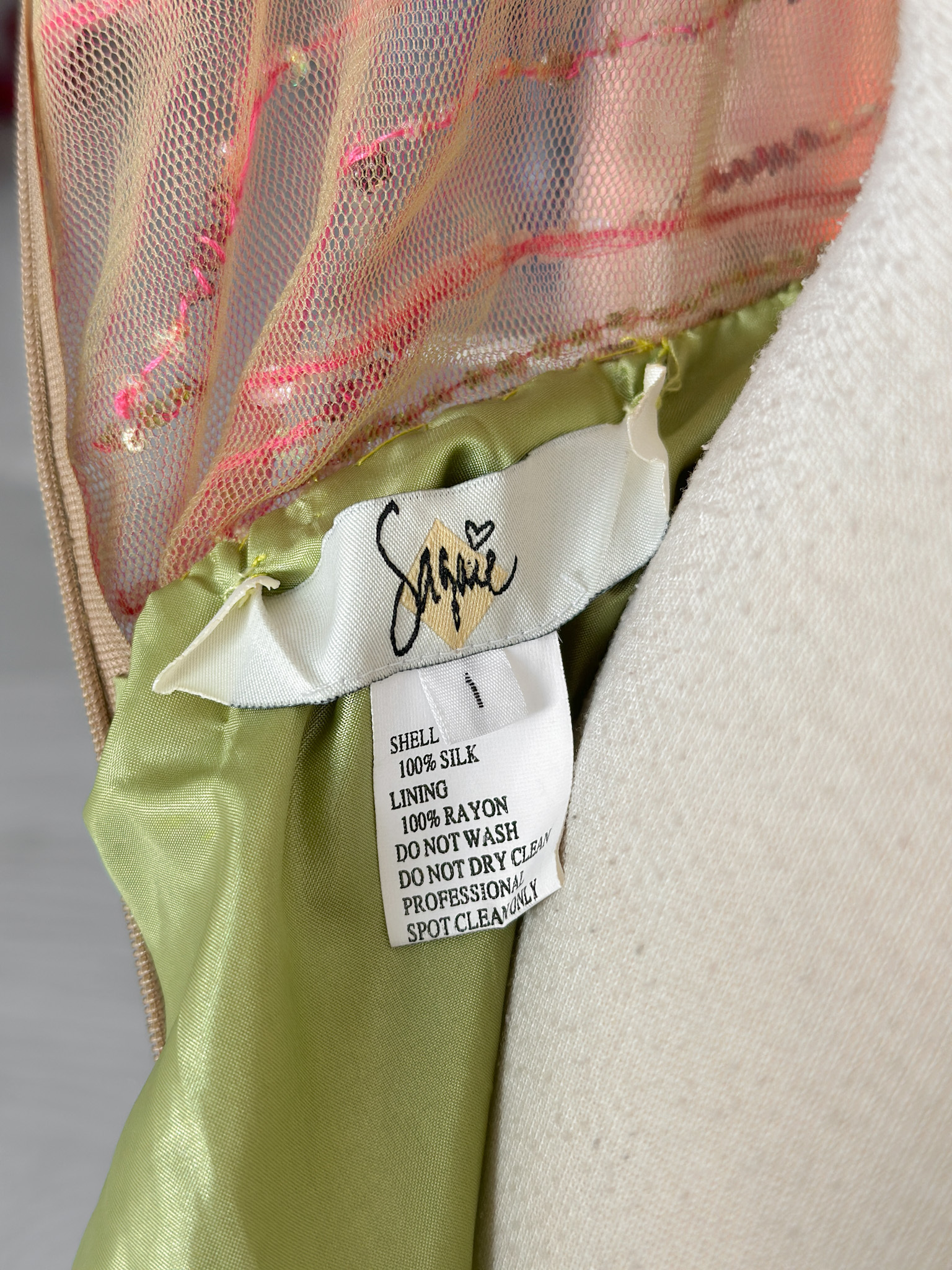 22861031-A527-4C33-ABD1-F6B5A4B59793