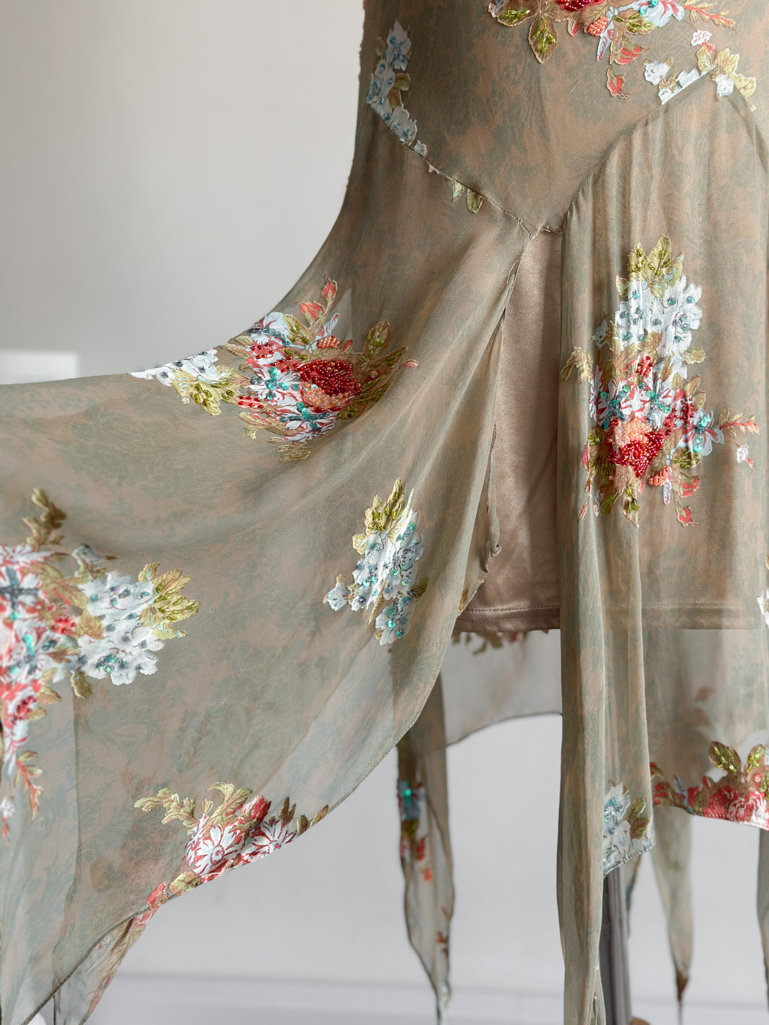 6A34EB19-EA34-47AD-8E8A-1257683C7EE3