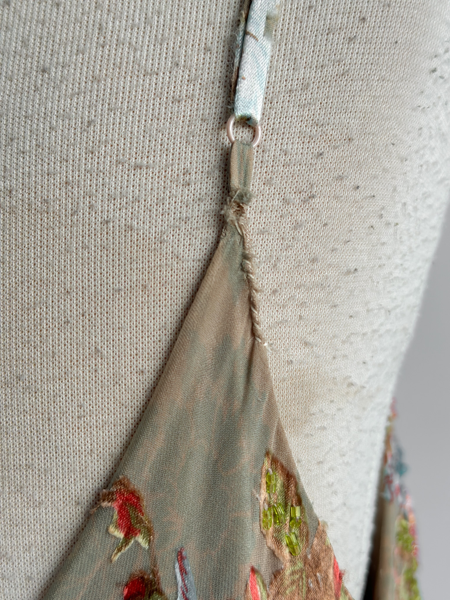 5C2DFBF5-3D02-4588-81F5-561988BCE93A