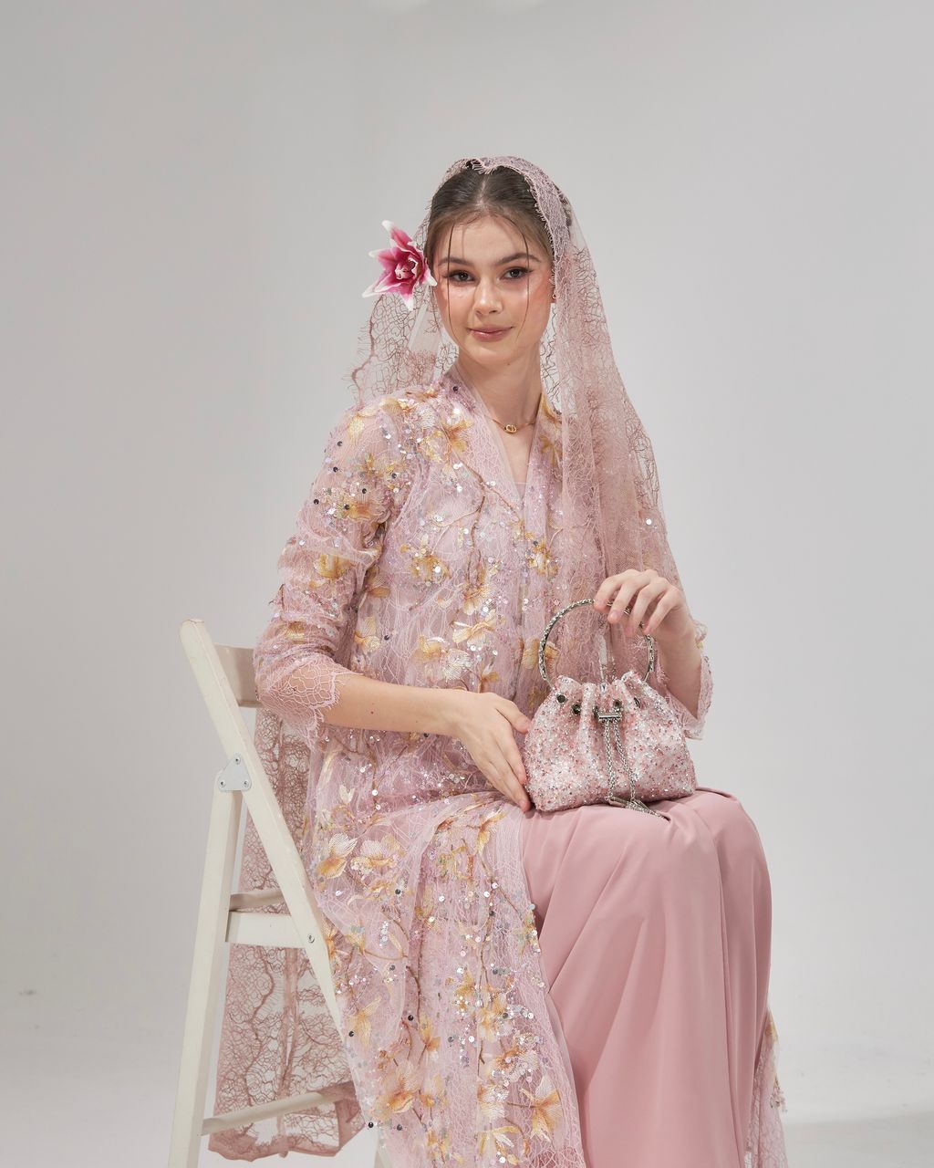 19B3DC84-4040-4088-BECE-49B6105E8B39