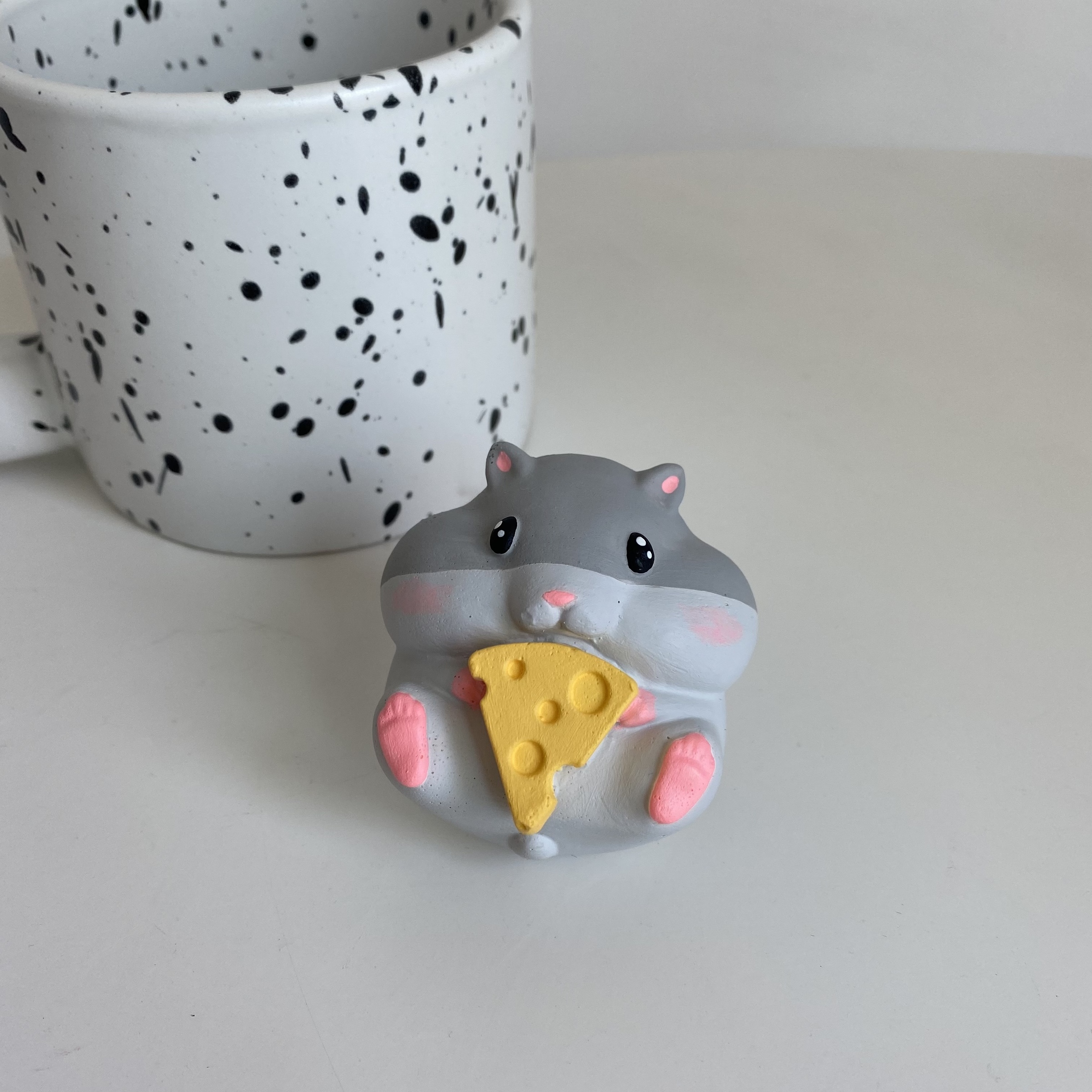 7F794796-3C0A-4E7D-8925-CB5FEB80C79B