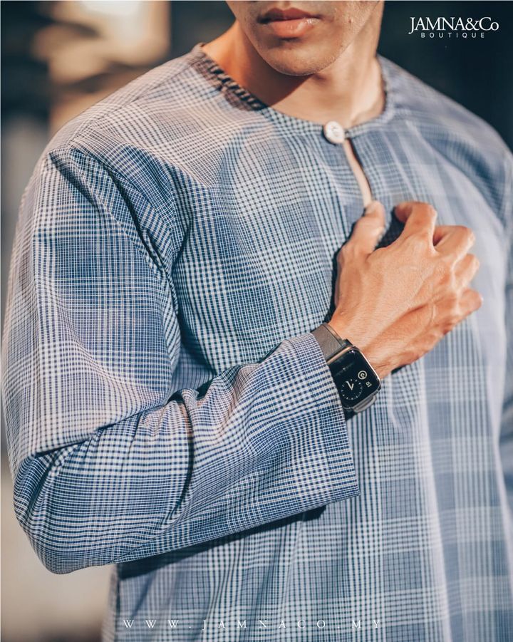 KURTA BROARIFF CHECKERED NAVY BLUE CLOSE UP