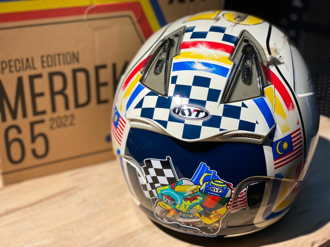 KYT HELLCAT MERDEKA 65 VANDERS HELMET